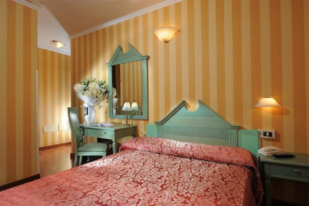 Hotel Tintoretto Венеция Номер фото